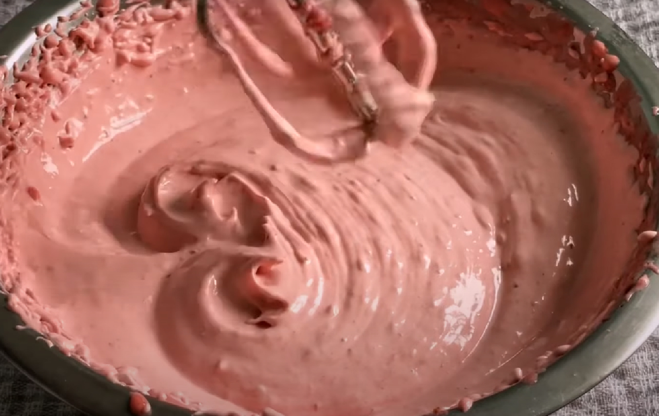 Смачніше за магазинний: як приготувати ягідний зефір вдома за 10 хвилин